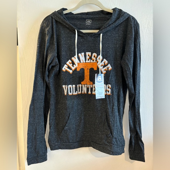 Tops - NWT Tennessee Volunteers long sleeve shirt with hood